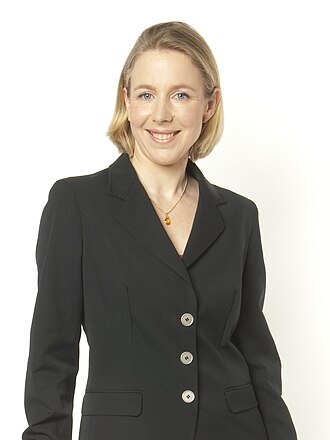 Portret van Stientje van Veldhoven-van der Meer